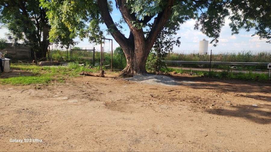 5 Bedroom Property for Sale in Oos Einde North West